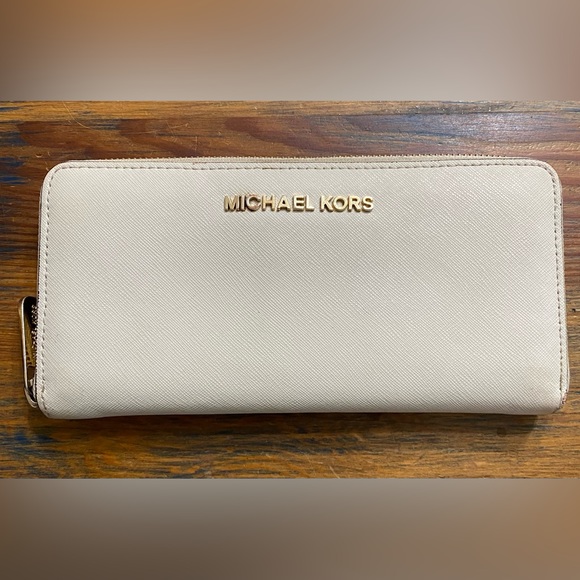 Michael Kors Handbags - Michael Kors Beige Wallet